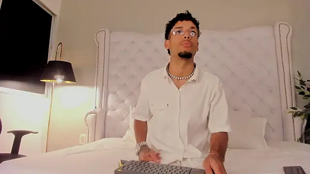 Thiagoferreti online show from 10/22/25, 07:35