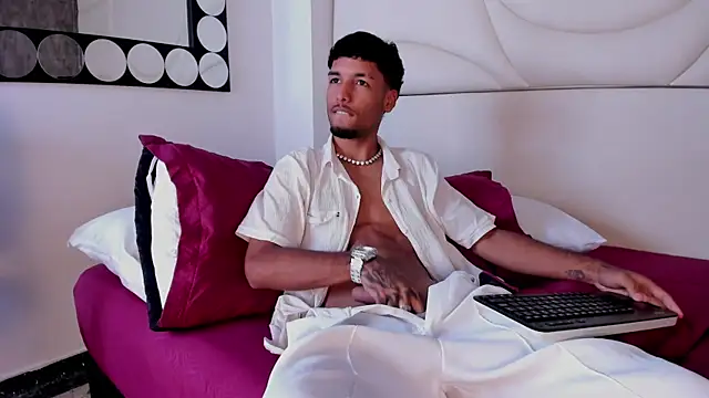 Thiagoferreti online show from 11/10/25, 08:14