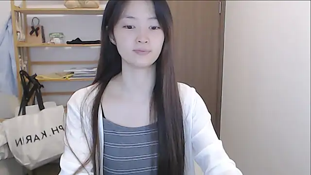 Snapshot of Mimi-cnbaby chatting on 06/02/26, 02:06 Mimi-cnbaby online show from 06/02/26, 02:06