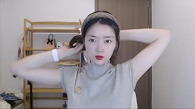 Snapshot of Mimi-cnbaby chatting on 04/19/26, 01:23 Mimi-cnbaby online show from 04/19/26, 01:23