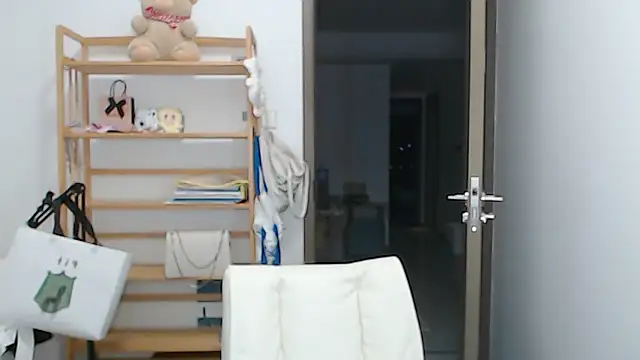 Snapshot of Mimi-cnbaby chatting on 04/25/26, 12:19 Mimi-cnbaby online show from 04/25/26, 12:19