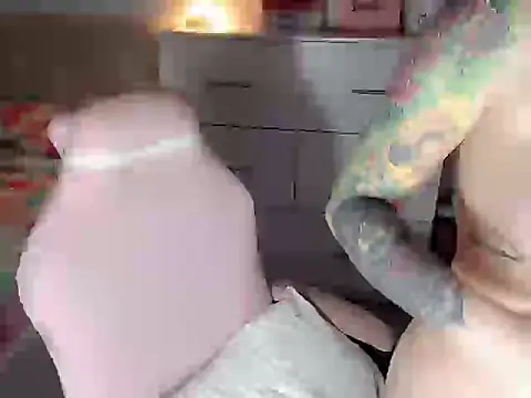 urbaby monica online show from 11/06/25, 02:37