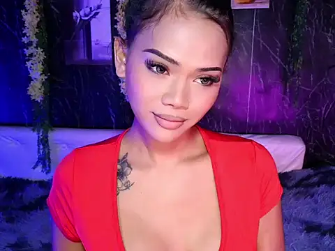 ur holly lexie online show from 10/06/25, 07:42