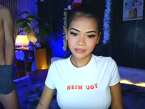 ur holly lexie online show from 10/10/25, 04:57