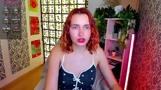Snapshot of Elis_Cherry chatting on 09/20/25, 02:05 Elis Cherry online show from 09/20/25, 02:05