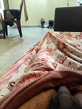 Snapshot of vichuhot chatting on 12/21/25, 11:12 vichuhot online show from 12/21/25, 11:12