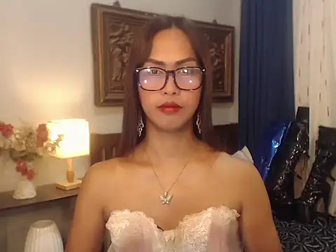 Snapshot of Nathalieheartt chatting on 06/25/26, 02:20 Nathalieheartt online show from 06/25/26, 02:20