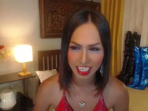 Snapshot of Nathalieheartt chatting on 10/10/25, 02:12 Nathalieheartt online show from 10/10/25, 02:12