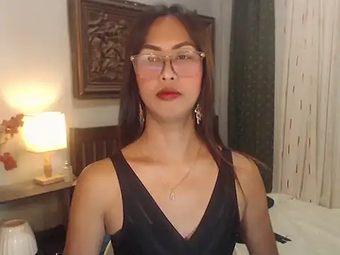 Snapshot of Nathalieheartt chatting on 07/21/26, 01:34 Nathalieheartt online show from 07/21/26, 01:34
