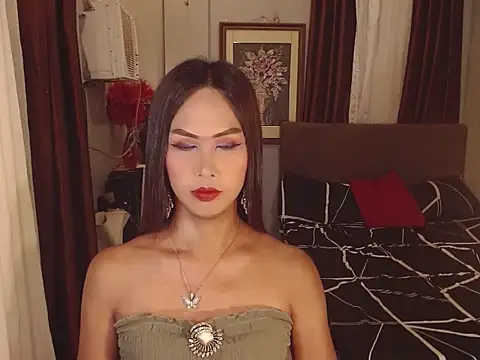 Nathalieheartt online show from 05/05/26, 08:28