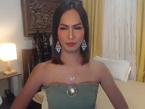 Nathalieheartt online show from 10/25/25, 02:11