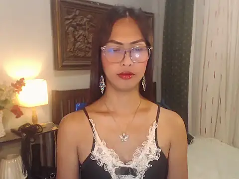 Snapshot of Nathalieheartt chatting on 07/15/26, 12:56 Nathalieheartt online show from 07/15/26, 12:56