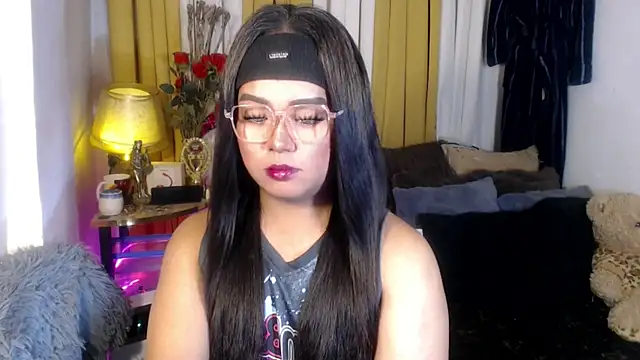 Snapshot of YourSweet-mich chatting on 05/10/26, 08:33 YourSweet-mich online show from 05/10/26, 08:33