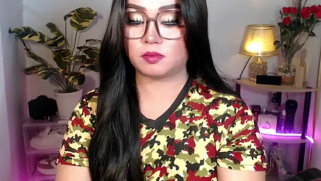 YourSweet-mich online show from 12/15/25, 04:24