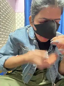 Snapshot of Hot_Jaanvi_ chatting on 02/06/26, 03:52 Hot Jaanvi online show from 02/06/26, 03:52