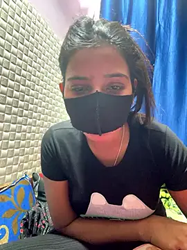 Snapshot of Hot_Jaanvi_ chatting on 01/18/26, 04:10 Hot Jaanvi online show from 01/18/26, 04:10