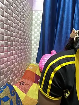 Snapshot of Hot_Jaanvi_ chatting on 02/17/26, 04:04 Hot Jaanvi online show from 02/17/26, 04:04