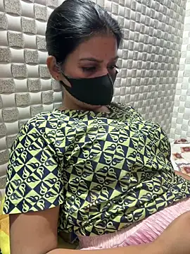 Hot Jaanvi  online show from 04/15/26, 06:52