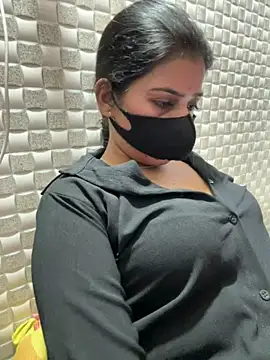 Hot Jaanvi  online show from 04/13/26, 05:50