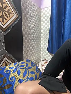 Hot Jaanvi  online show from 04/13/26, 05:33