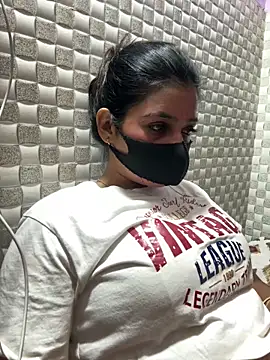 Hot Jaanvi  online show from 04/23/26, 04:08