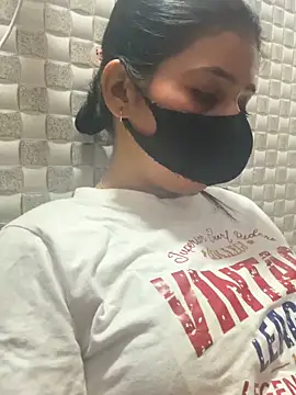 Hot Jaanvi  online show from 04/23/26, 05:25