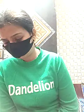 Snapshot of Hot_Jaanvi_ chatting on 12/19/25, 06:21 Hot Jaanvi online show from 12/19/25, 06:21