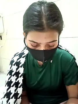 Snapshot of Hot_Jaanvi_ chatting on 11/15/25, 05:00 Hot Jaanvi online show from 11/15/25, 05:00