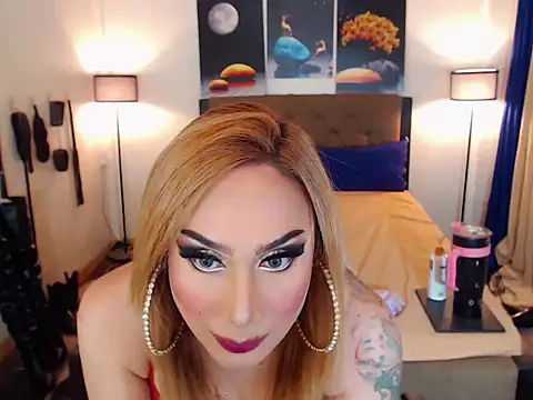 Snapshot of Allysonevanns chatting on 11/03/25, 04:54 Allysonevanns online show from 11/03/25, 04:54