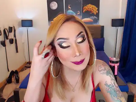 Snapshot of Allysonevanns chatting on 09/11/25, 10:04 Allysonevanns online show from 09/11/25, 10:04