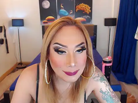 Snapshot of Allysonevanns chatting on 09/28/25, 06:59 Allysonevanns online show from 09/28/25, 06:59