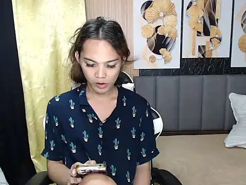 Raffa ella69 online show from 11/14/25, 08:51