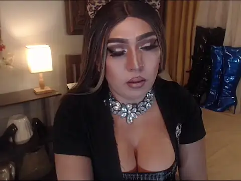 SamanthaAlmazora online show from 11/13/25, 01:04