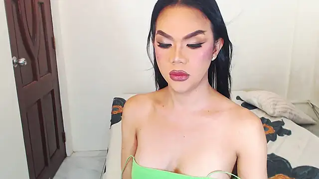 Snapshot of SeductiveCelina chatting on 11/10/25, 04:56 SeductiveCelina online show from 11/10/25, 04:56