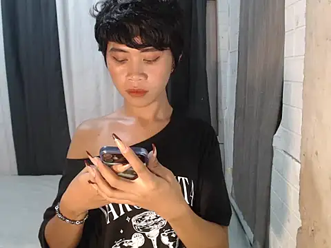 Steffi scott online show from 10/27/25, 01:56