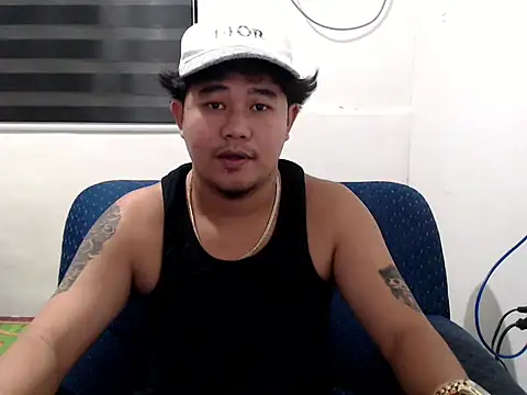 Snapshot of tastylicious_John19 chatting on 10/02/25, 03:04 tastylicious John19 online show from 10/02/25, 03:04