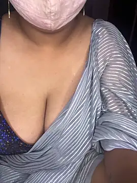 prisha944 online show from 10/05/25, 03:52