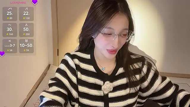 Snapshot of Seraphina-se chatting on 01/11/26, 08:38 Seraphina-se online show from 01/11/26, 08:38