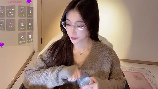 Snapshot of Seraphina-se chatting on 01/14/26, 06:11 Seraphina-se online show from 01/14/26, 06:11