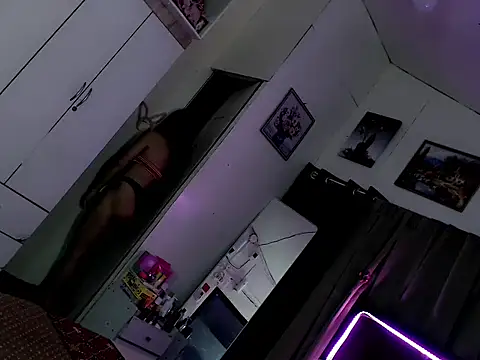 Miss twinny21 online show from 10/01/25, 04:50
