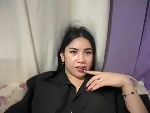 Snapshot of wild_flowerx chatting on 05/03/26, 01:47 wild flowerx online show from 05/03/26, 01:47