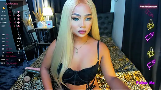 Snapshot of ScarletgraysonX chatting on 09/11/25, 02:33 ScarletgraysonX online show from 09/11/25, 02:33