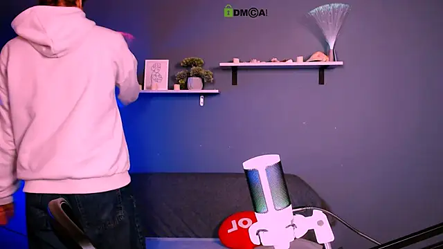 lucas long  online show from 12/14/25, 09:37