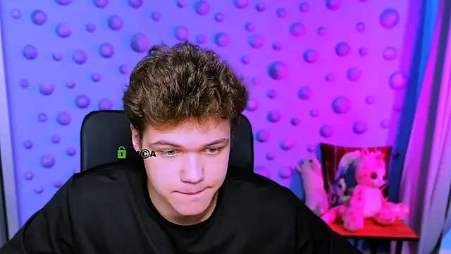 lucas long  online show from 12/04/25, 09:41