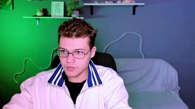 lucas long  online show from 10/21/25, 08:47