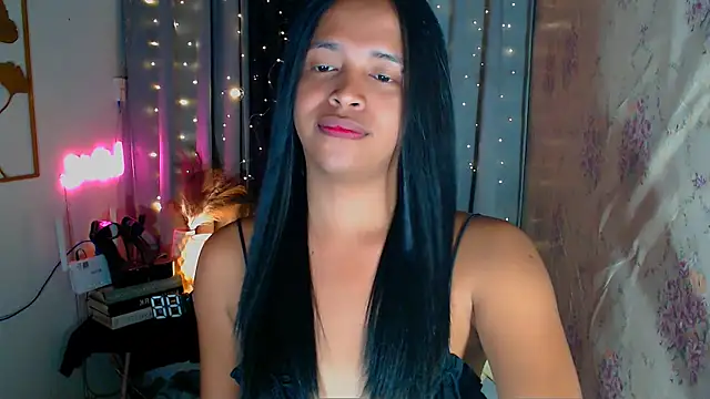 Lorainnelustts online show from 02/13/26, 02:00