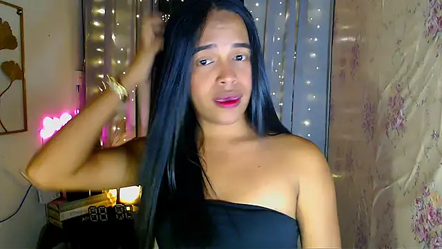 Lorainnelustts online show from 02/10/26, 03:38