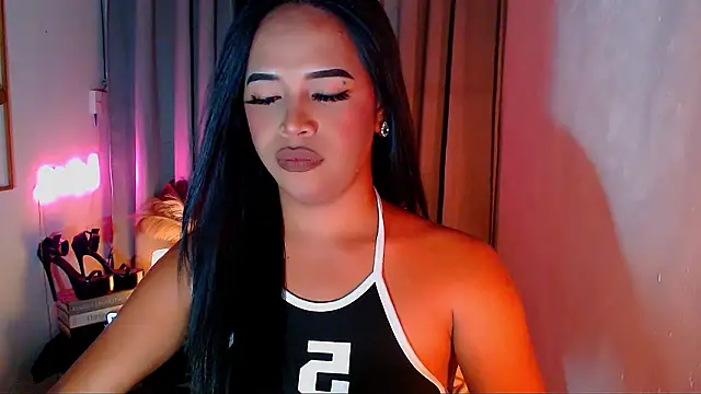 Lorainnelustts online show from 02/03/26, 03:15