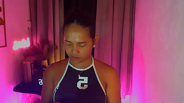 Lorainnelustts online show from 01/14/26, 06:50