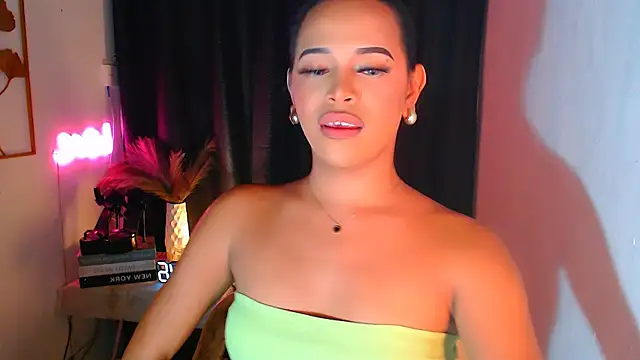 Lorainnelustts online show from 11/30/25, 01:17